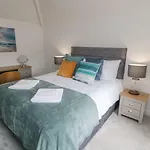 Riverside House Feriehus *